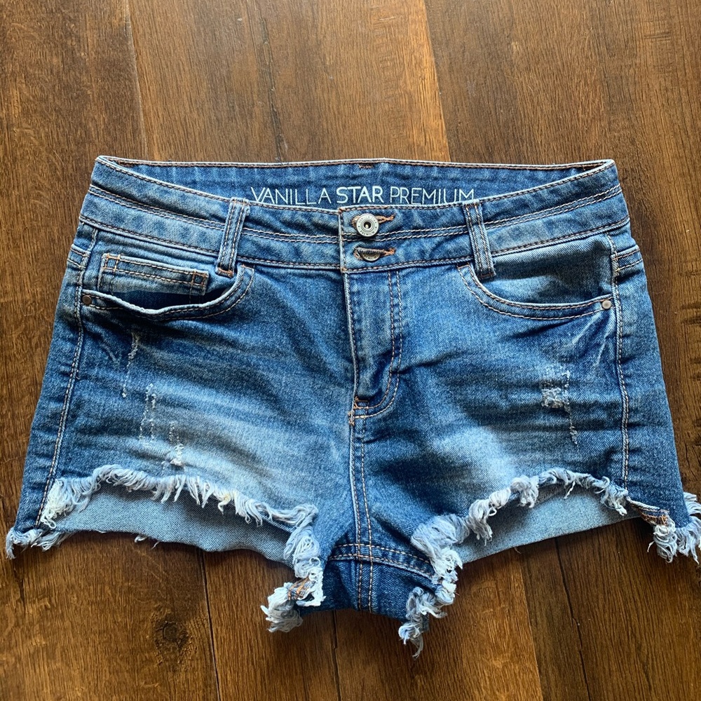 Low rise short shorts